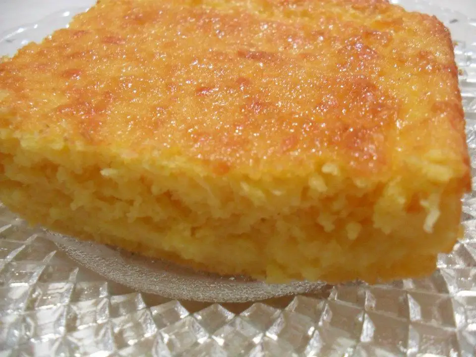 Bolo de milho com coco