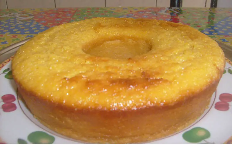 Bolo de milho verde com leite condensado