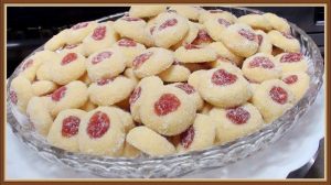 Biscoito Amanteigado com Goiabada no Centro