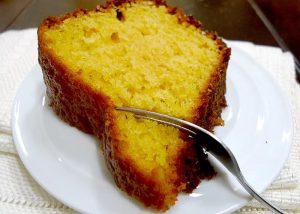 Bolo de Laranja com Casca e Calda