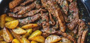 Bife na Manteiga de Alho com Batatas Douradas