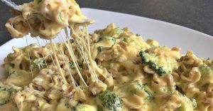 Macarrão Parafuso com Brócolis ao Molho Branco