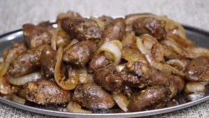 Coração de Frango na Panela de Pressão com Cebola