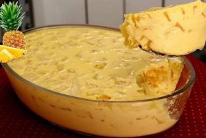 Sobremesa de Abacaxi com Gelatina Cremosa e Fácil