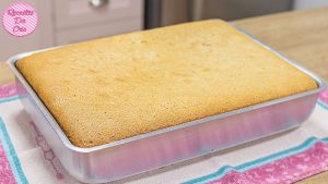 Bolo de Iogurte com Coco e Cobertura de Limão
