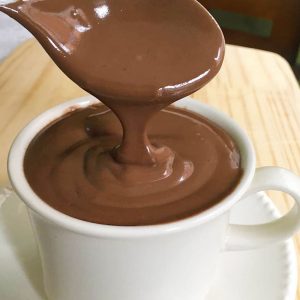 Aprenda a fazer um delicioso chocolate quente cremoso