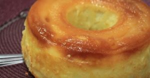 Bolo Queijadinha Caramelizado com Leite Condensado