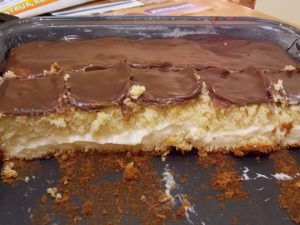 Bolo Assado com Recheio de Creme Branco e Ganache