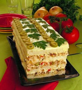 Torta Fria de Frango com Creme de Milho e Pão Integral