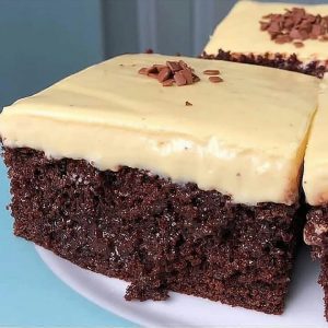 Bolo de Chocolate com Mousse de Maracujá