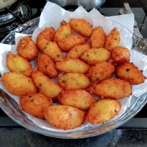 Bolinho de Arroz de Liquidificador Frito com Parmesão