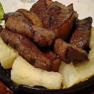 Picanha Assada na Manteiga com Alho e Mandioca