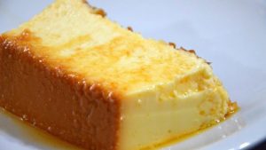 Pudim de Abacaxi em Calda Caramelizado