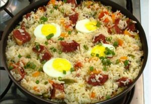 Arroz Carreteiro com Carne-Seca, Bacon e Calabresa