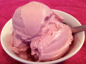 Sorvete de Morango com 3 Ingredientes