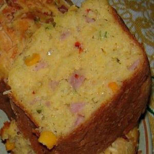 Bolo Salgado Caipira com Milho, Presunto e Queijo