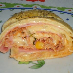 Rocambole Salgado de Presunto e Queijo com Massa Fofinha