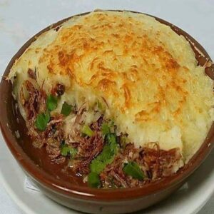 Escondidinho de Mandioca com Carne Seca Cremoso