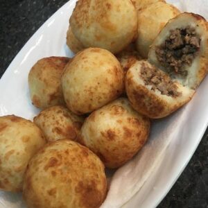 Bolinho de Batata com Carne Moída Crocante e Macio