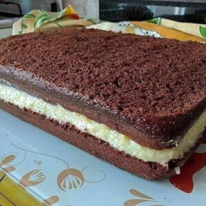 Bolo Prestígio Molhadinho com Recheio de Coco
