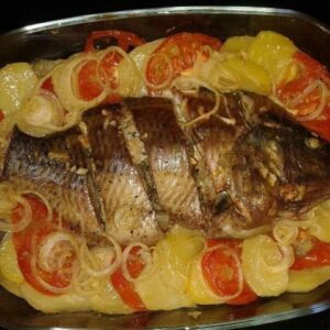 Tilápia Assada no Forno com Batatas