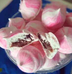 Suspiro Recheado com Brigadeiro
