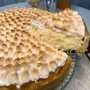 Torta de Coco Cremosa com Merengue