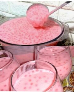 Sagu de Morango Cremoso com Leite Condensado