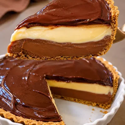 Torta Dois Amores Gelada e Cremosa com Dois Chocolates