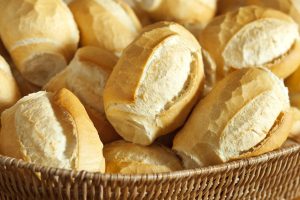 Pão Francês Caseiro Crocante no Forno
