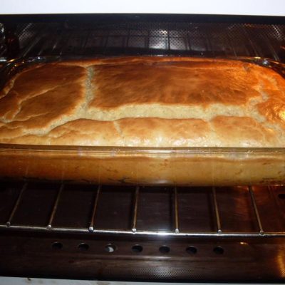 Pastelão de Liquidificador com Salsicha e Queijo