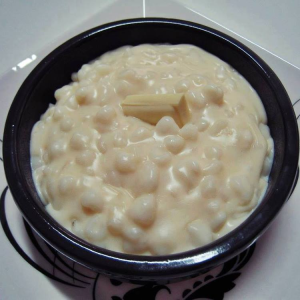 Canjica Cremosa com Chocolate Branco e Leite de Coco