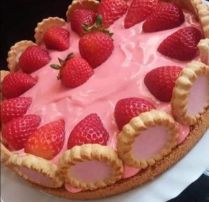 Torta Mousse de Morango com Suco em Pó